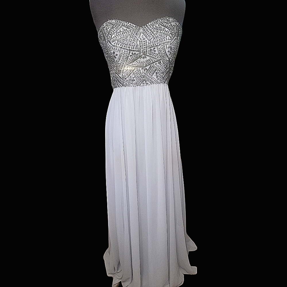 SIZE 4 PROM / PAGEANT GOWN BY DECODE COLOR GREY STRAPLESS LONG FORMAL GOWN